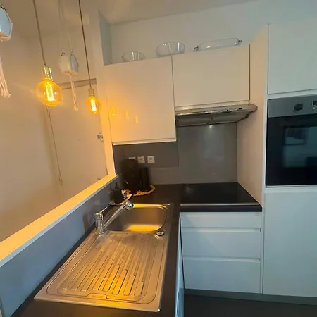 Apartament Charming 2-bedroom In Pariss Vibrant 19th Arrondissement