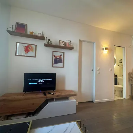 Charming 2-bedroom In Pariss Vibrant 19th Arrondissement Apartament *