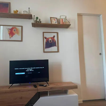Charming 2-bedroom In Pariss Vibrant 19th Arrondissement *