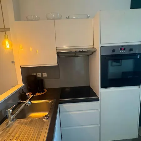 Charming 2-bedroom In Pariss Vibrant 19th Arrondissement Apartament